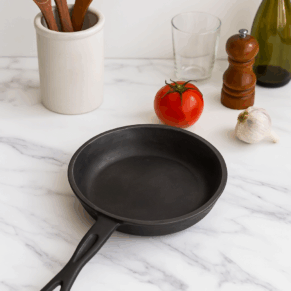 CAST IRON PREMIUM FRYPAN (SEASONED)